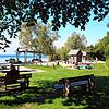 Das Ufer von Unteruhldingen ist ein beliebtes Ziel für Erholungssuchende, für Urlauber und Wassersportler. Ob die Promenade und der ...