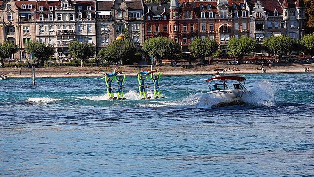 Bild 34: Konstanzer Seenachtfest 2022: Ein Highlight des Tages ist die Wasserski-Show