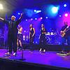 Am Freitag spielte die Freiburger &bdquo;Rock &sbquo;n&lsquo; Roll Sensation TTR&ldquo;. Auch kam es zur Weltpremiere der Tribute Band ...