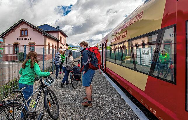 Die Biberbahn verbindet wieder Radolfzell und Mengen. Das Bild zeigt die Haltestelle in Meßkirch im August 2021, als es die erstmals ...