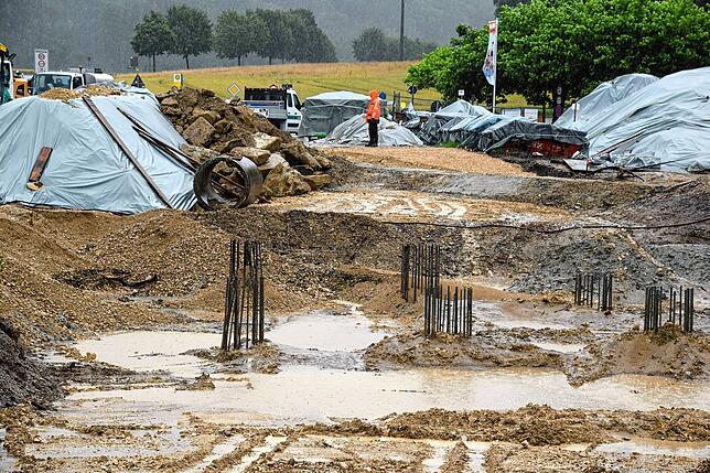 Bild 22: Wieder Hochwasser: So sieht es gerade an der L194-Baustelle beim Stockacher Freibad aus