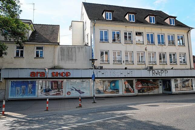 Anstelle des Wohn- und Geschäftshauses Trapp ist ein Neubau mit Wohnungen und einer Gewerbefläche im Erdgeschoss geplant.