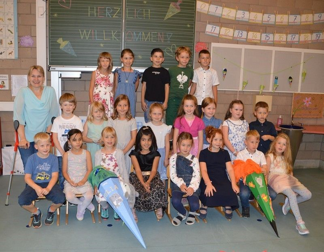 21 Jungen und Mädchen wurden in die erste Klasse der Grundschule Eggingen eingeschult. Klassenlehrerin ist Katja-Anika Rumpfkeil.