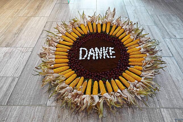 Bild 2: Erntedankfestumzug in Görwihl: Danke! Für die gute Ernte und für das schöne Wetter
