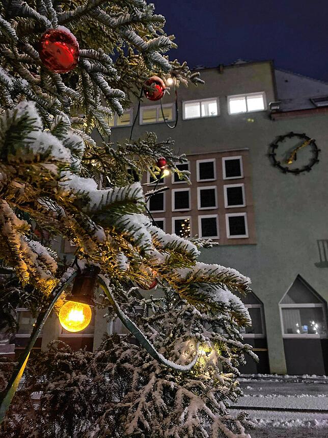 Bild 1: Der Winter ist da: Tief Undine bringt Eis und Schnee