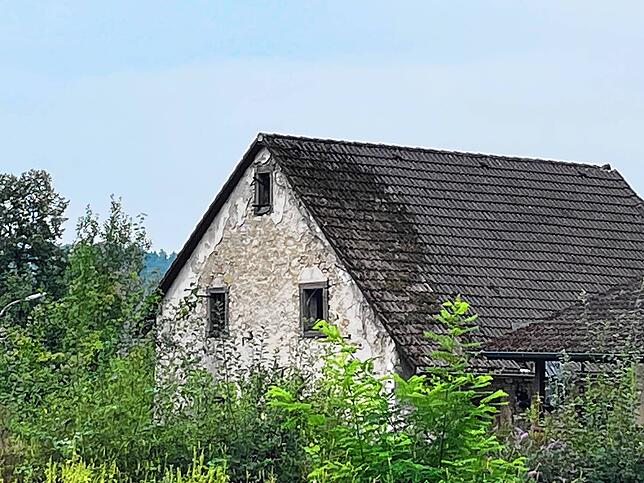 Bild 9: Brennet: Das Gasthaus "Kreuz" vor und nach dem Abriss