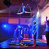 Bei der Jubiläumshow zeigt der Zirkus Zebrasco erstmals Luftakrobatik an den Strapaten.