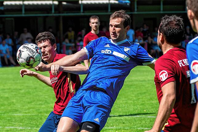 Bild 32: FC Weizen bleibt nach 2:0-Sieg beim FC Huttingen in der Kreisliga A &ndash; und wir haben Bilder