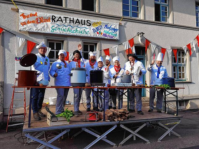Bild 6: Bilder vom Rathaussturm in Liggeringen