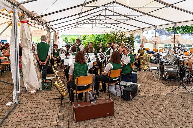 Bild 4: Sommerfest mit Oldtimertreffen MV Heimatklang Hütten