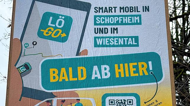 Eine Plakataktion wirbt für das neue Nahverkehrsangebot LöGo-Bus. Bild: Monika Weber