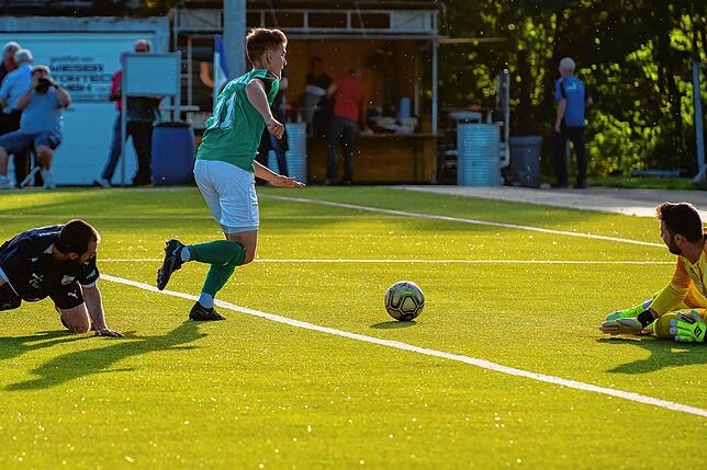 Bild 22: Titelanwärter FC Zell setzt sich mit 6:1 beim VfB Waldshut durch &ndash; und wir haben Bilder!