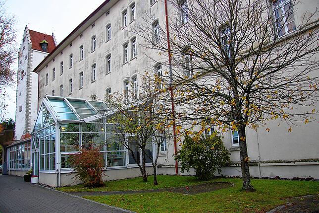 Die Spitalpflege ist in die Jahre gekommen. Der Altbau entspricht nicht mehr den aktuellen Anforderungen in der Pflege.