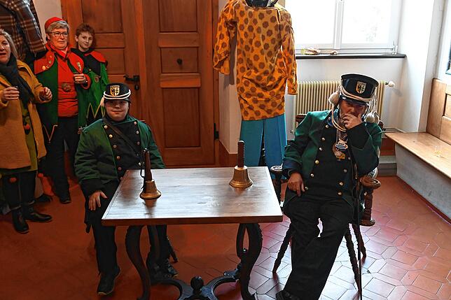 Bild 17: Das Nebelmännle ist da! Bilder vom närrischen Treiben in Schloss Bodman