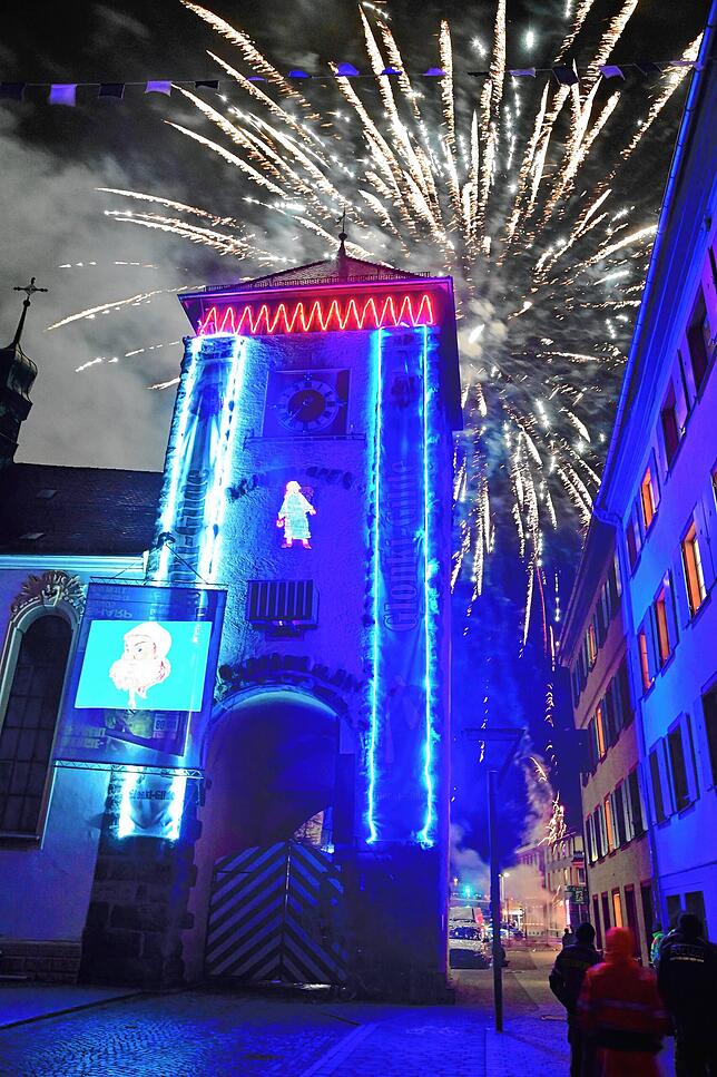 Bild 8: Villinger Fasnet wird mit Feuerwerk am Bickentor begrüßt