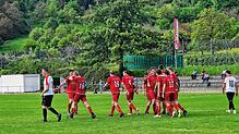 Die SG Reichenau bejubelt das 3:2 beim FC Bodman-Ludwigshafen.