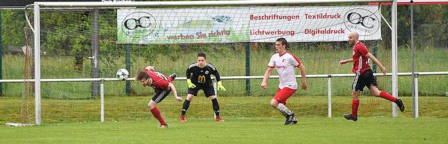 Bild 9: FC Wallbach siegt 2:1 gegen den FC RW Weilheim – und wir haben die Bilder!