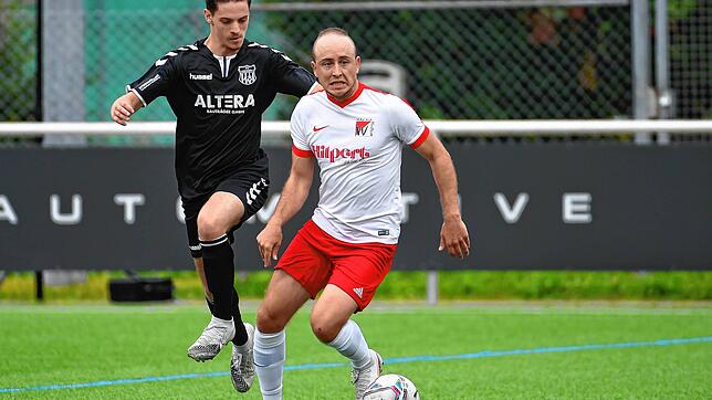 Mann des Tages: Fabian Zumkeller (vorn) war beim 5:0-Sieg des FC RW Weilheim an allen vier Treffern nach Pause beteiligt.