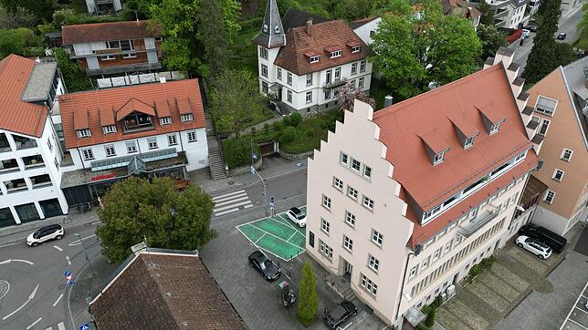 Das historische Postgebäude (rechts) hörte 2023 auf, als Post zu fungieren. Die Post-Partnerfiliale im Nahkauf im Gebäude auf der ...