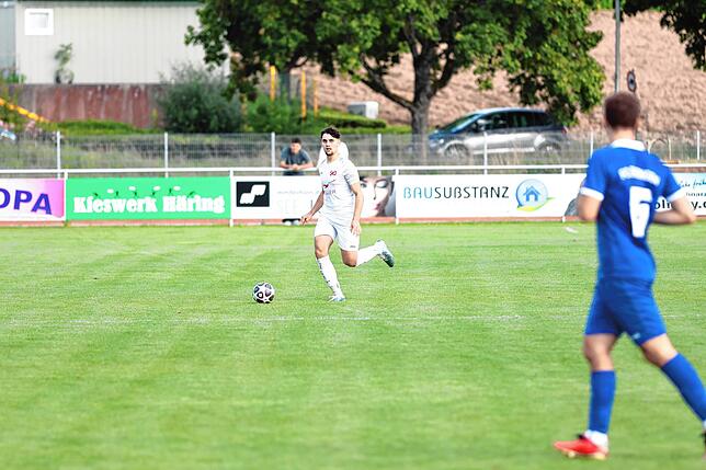 Bild 28: FC Erzingen gewinnt Derby beim SV Jestetten vor 400 Zuschauern mit 3:1 – und wir haben Fotos!