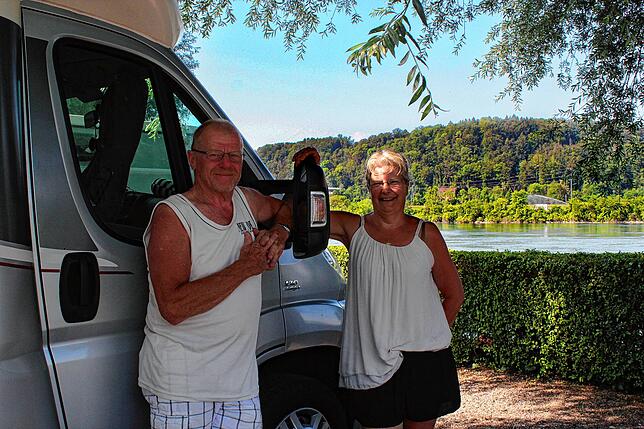 Matt und Marita Verryt aus den Niederlanden sind auf der Durchreise nach Frankreich. Sie reisen von Camping-Platz zu Camping-Platz, ...