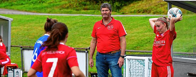 Bild 14: Fußballerinnen des SV Niederhof startet mit deutlichem 11:0-Derbysieg gegen die SG Hotzenwald in die neue Landesliga-Saison