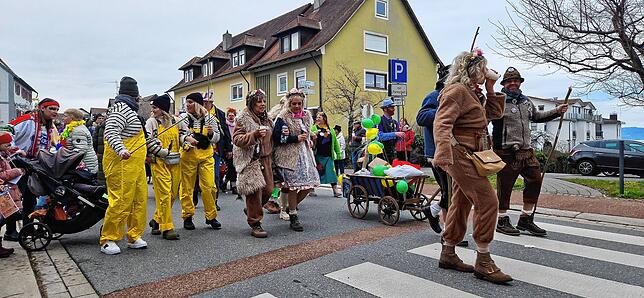 Bild 16: Vom Narrendorf in den Winzerkär