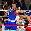 Es ging hart zur Sache in der Münchriedhalle. Hier stehen sich Philip Eger (links, Boxclub Singen) und Fawad Hamidi (SSV Reutlingen) im ...