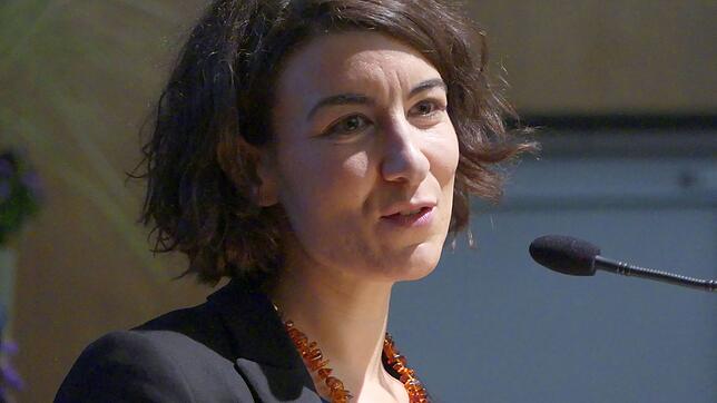 Oberbürgermeisterin Dorothee Eisenlohr hat bei ihrer feierlichen Amtseinsetzung am Freitagabend die Verpflichtungsformel gesprochen. Die ...