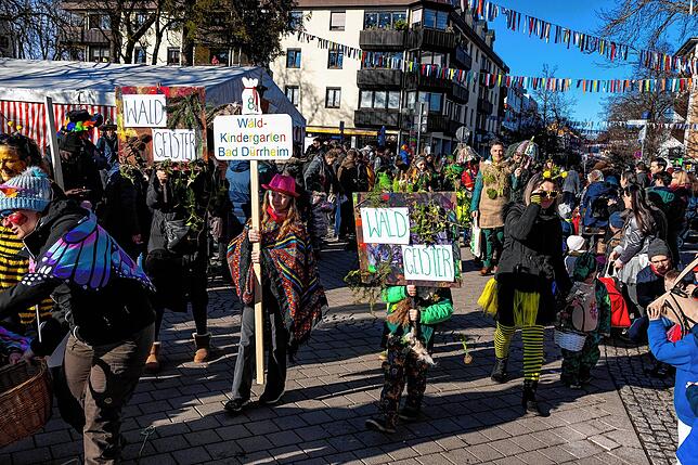 Bild 3: Die Bad Dürrheimer Schulen und Kitas beim Umzug am Samstag