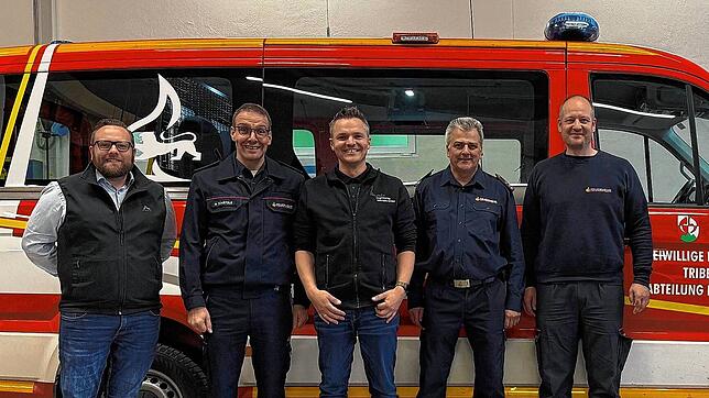 Stadtbaumeister Sven Ketterer, Gesamtkommandant Martin Schätzle, CEO Impuls Solution Tobias Schmidt, Abteilungskommandant Nußbach ...