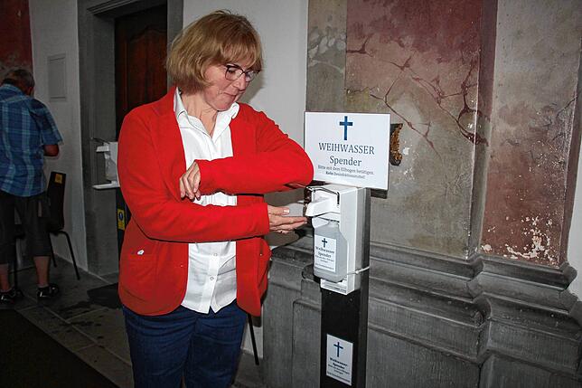 Kirche einfallsreich: In der Basilika Birnau gab es den wohl ersten kontaktlosen Desinfektionsmittelspender Deutschlands. Barbara Koch ...