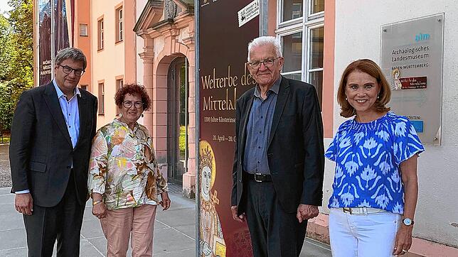 Eckart Köhne (Direktor des Badischen Landesmuseums) hat besondere Gäste in der Großen Landesausstellung, die noch bis 20. Oktober in ...