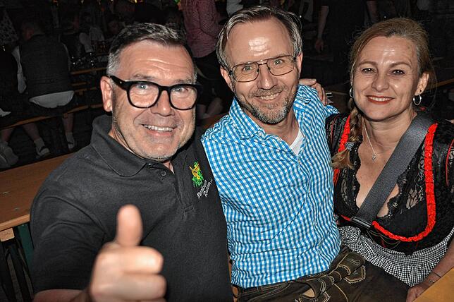 Bild 16: Vollgasstimmung war bei der Dirndl- und Lederhosenparty in Leimbach