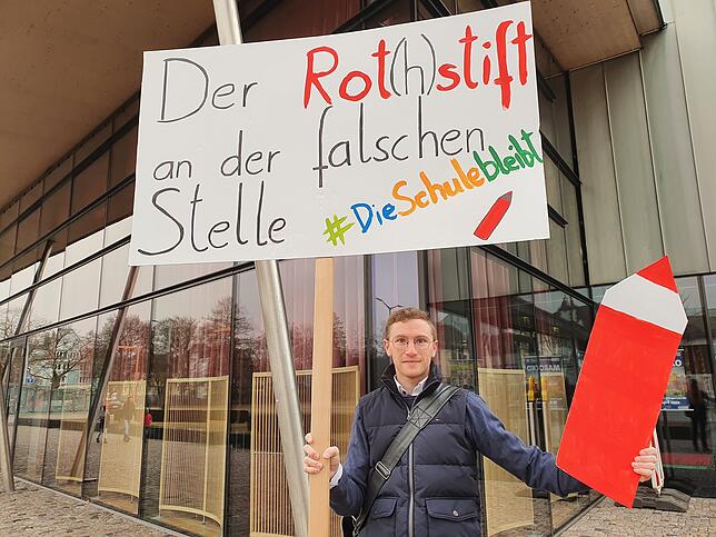 Janik Volk spielt mit Worten.
