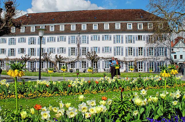 Für seine Feriengäste putzt sich Überlingen schmuck heraus und wendet dafür einige Mittel auf. Dies soll unter anderem durch einen ...