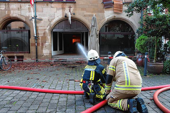 Bild 19: Am Morgen danach: So sieht es nach dem Großbrand in der Zollernstraße aus