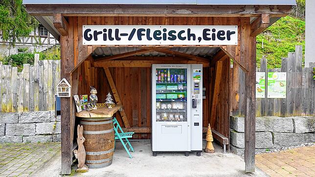 Der Verkaufsautomat in Lottstetten-Balm vom Berghof Glatt.