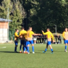 Der FC Singen (gelb) hatte im Spiel gegen den FC Furtwangen (grün) ordentlich zu jubeln. Die Partei endete 5:1 für die Hegauer Gäste.
