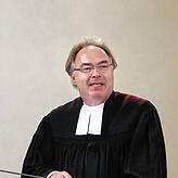 „Ich möchte mich zuhause mit meiner Familie einfach sicher fühlen“, sagt Pfarrer Hans-Georg Ulrichs.