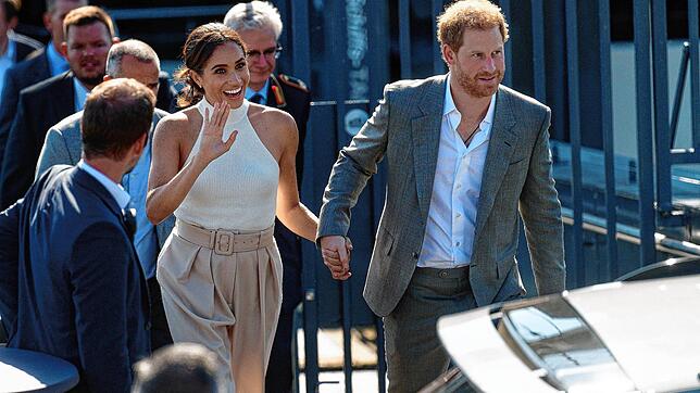 Der britische Prinz Harry, Herzog von Sussex, und seine Frau Meghan, Herzogin von Sussex, zu Besuch in Düsseldorf.