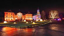 Das Barockschloss in Mitten der Insel leuchtete bereits 2022 im Lichterglanz. Auch in diesem Jahr soll es einer der Höhepunkte vom ...