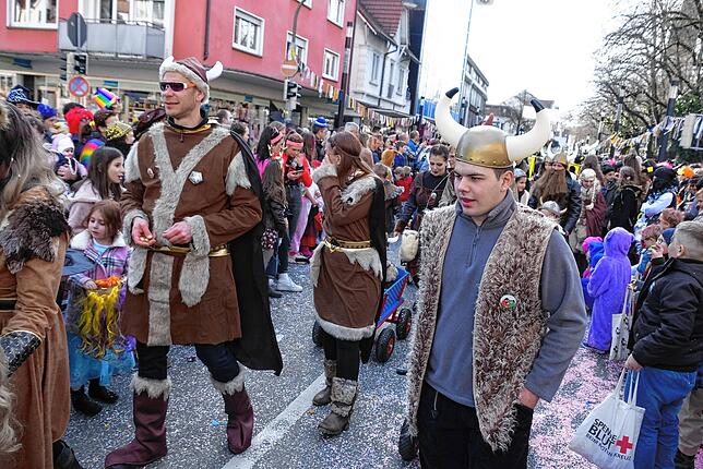 Bild 30: Bilder vom großen Fasnet Samschdig-Umzug der Poppele-Zunft (2)