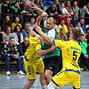 Kaum ein Durchkommen gab es für den TV Ehingen (Bildmitte Alexander Hänsel) im Heimspiel gegen die HSG Konstanz II (links Jens Koester, ...