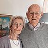 Sie sind 70 Jahre verheiratet: Ilse und Peter Grempels in ihrem Peterhauser Wohnzimmer.