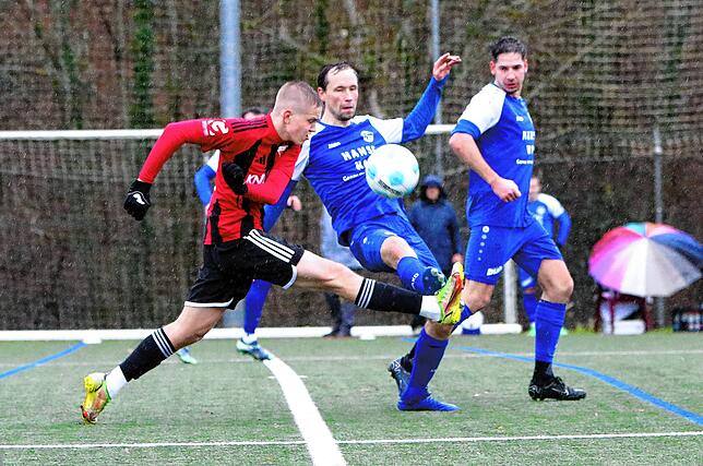 Bild 21: Letzte Aktion bringt FC Überlingen einen Punkt gegen FC Radolfzell. Wir haben die besten Bilder!