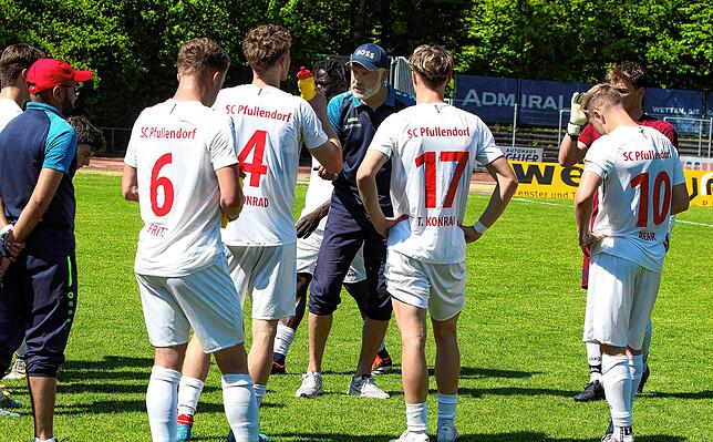 Bild 16: Verbandsligaderby zwischen SC Pfullendorf und FC Singen gewinnt der SCP mit 3:1