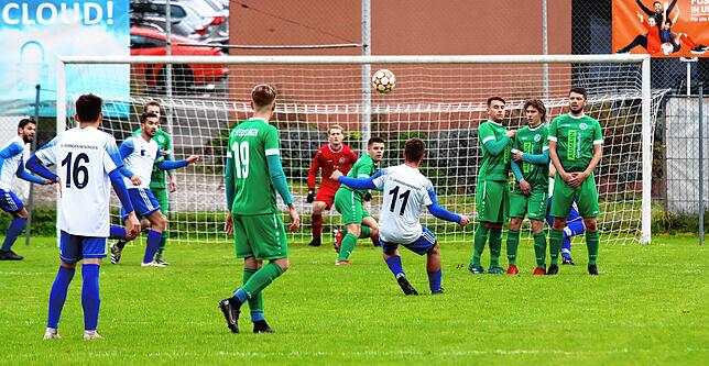 Bild 10: Die besten Bilder vom Bezirksliga-Derby im Mindlestal