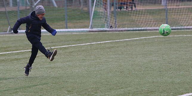 Bild 18: Der FV Möhringen gewinnt bei der DJK Donaueschingen. Wir haben die besten Bilder!