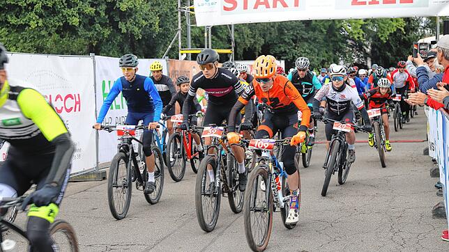 Die Zuschauer können sich auf ein bunt gemischtes Starterfeld mit vielen Startern bei der Mountainbike Challenge in Illmensee am ...